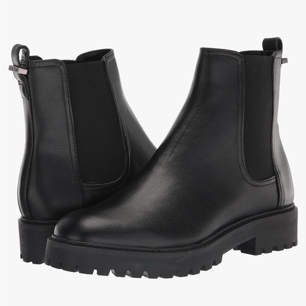 Kenneth Cole Reaction Salas Chelsea Lug Ankle Boots